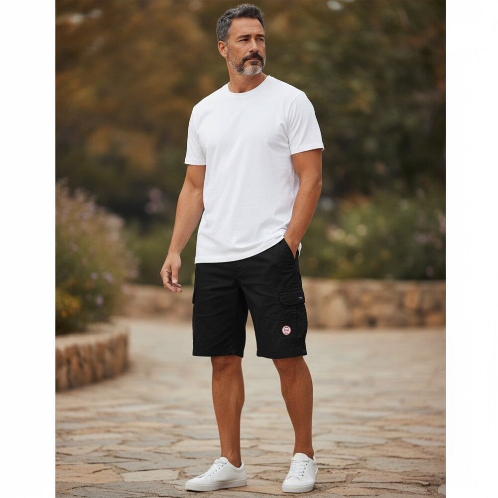 NWT Wrangler Men's Stretch Black Cargo Shorts w Tech pocket sz 44